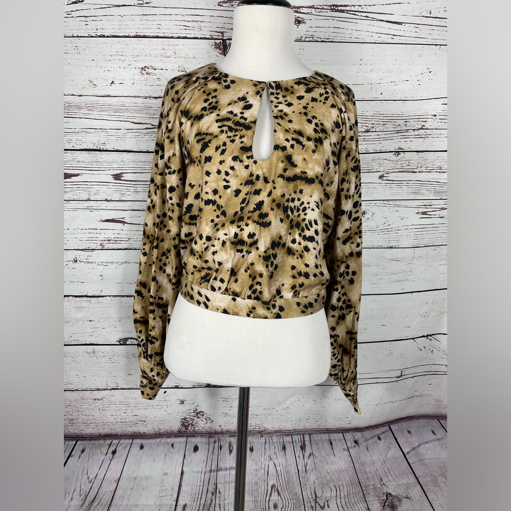 New‎ Banana Republic Long Sleeve Cheetah Blouse Size XS Keyhole Rayon